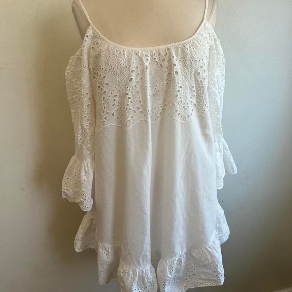 BCBGMaxAzria Dresses & Skirts - BCBGMAXAZRIA white eyelet cold shoulder niki dress beach‎ boho  size small